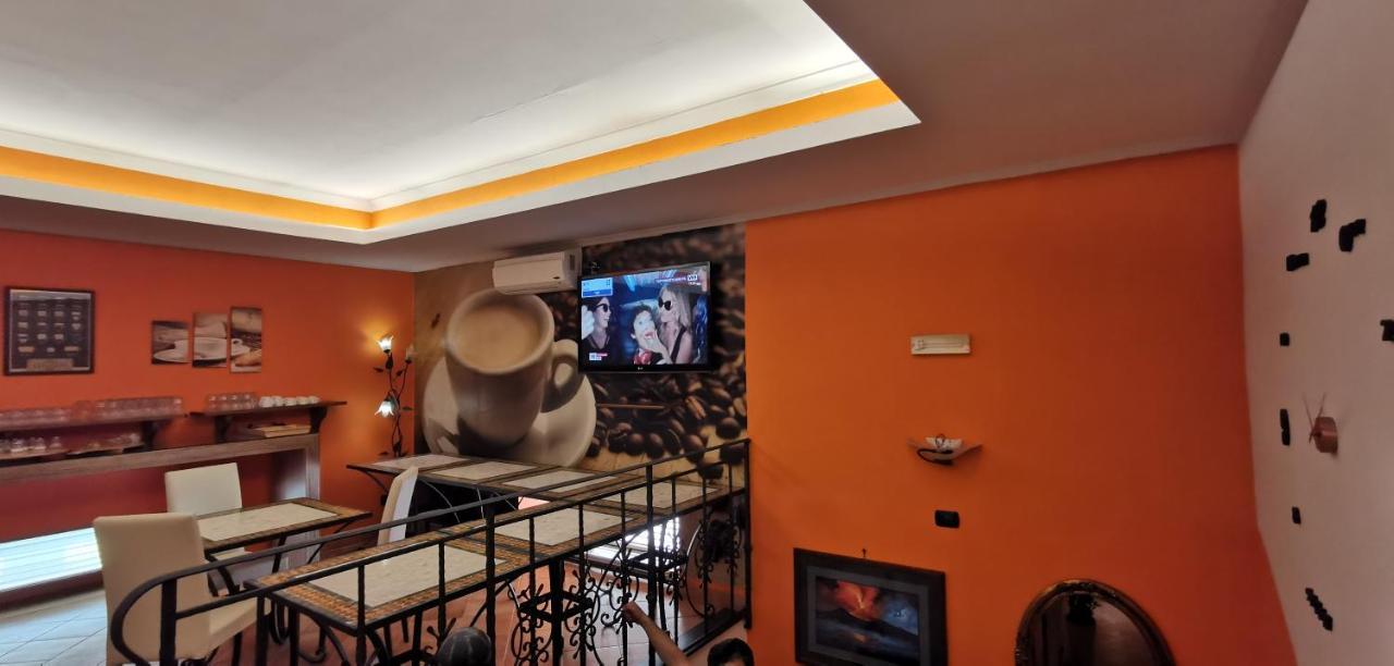 Hotel Neapolis Bagian luar foto