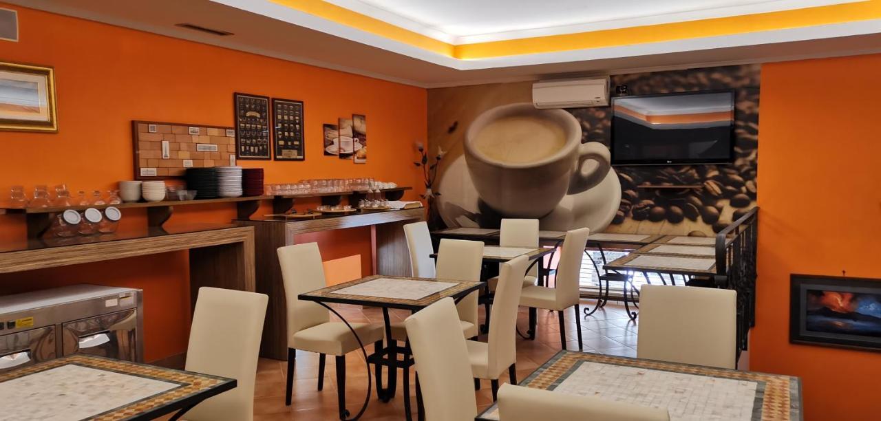 Hotel Neapolis Bagian luar foto