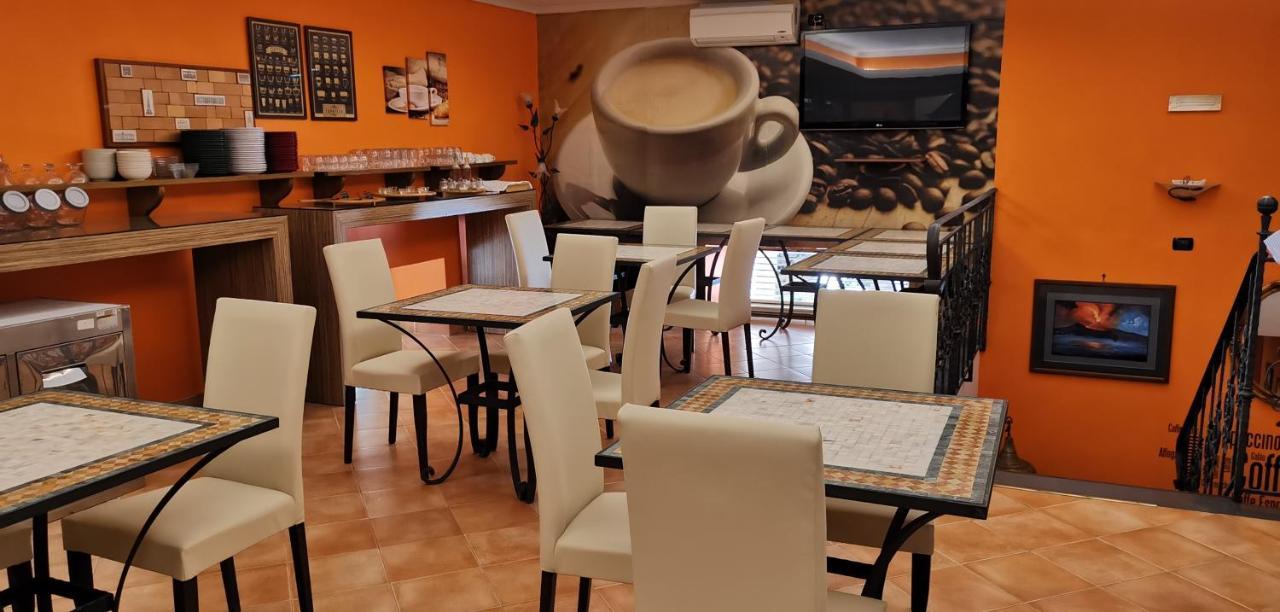 Hotel Neapolis Bagian luar foto