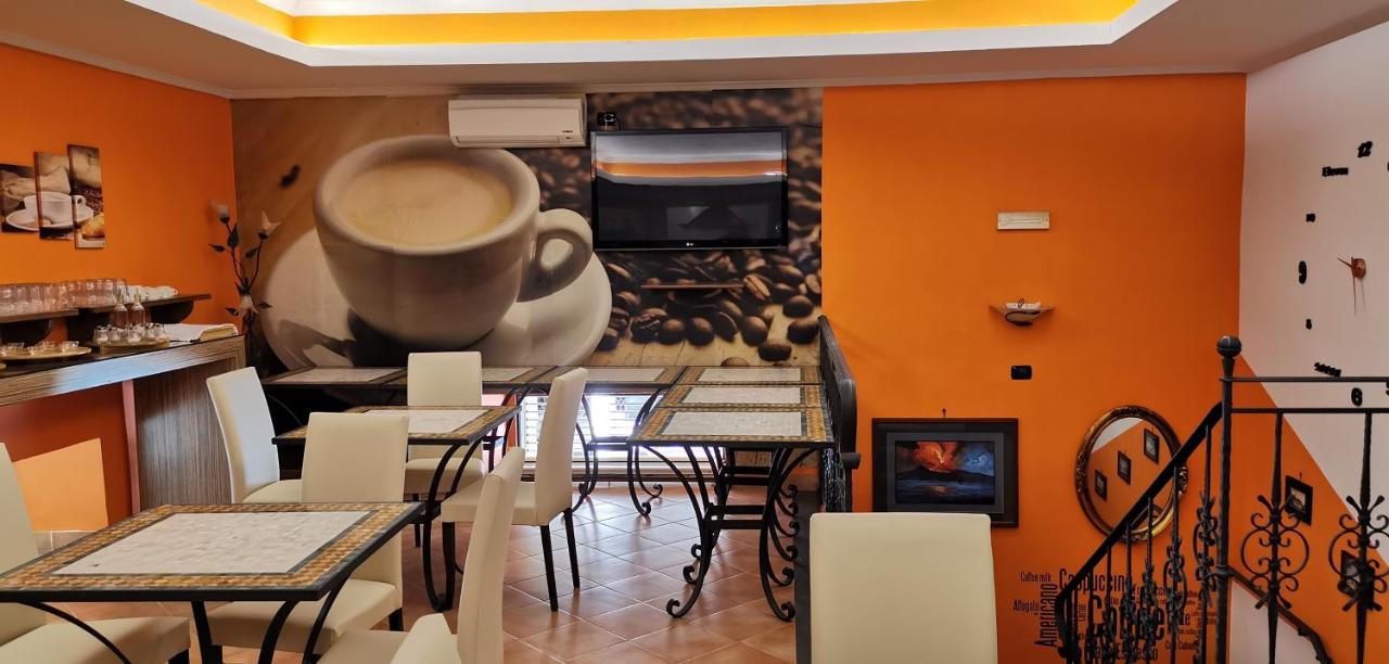 Hotel Neapolis Bagian luar foto